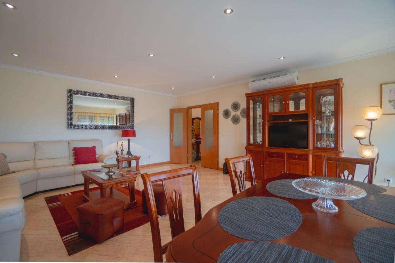 Large Modern Ponta Delgada Apartment ภายนอก รูปภาพ