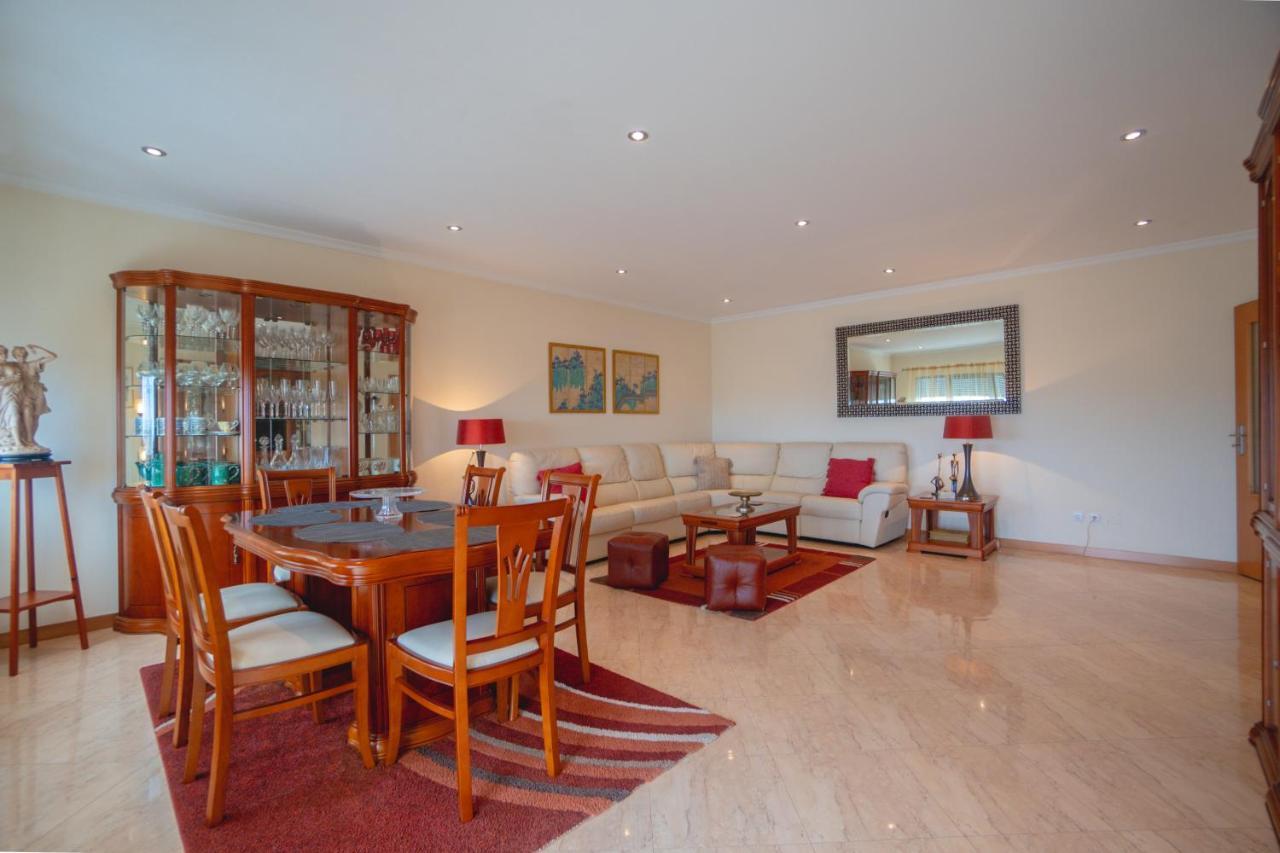 Large Modern Ponta Delgada Apartment ภายนอก รูปภาพ