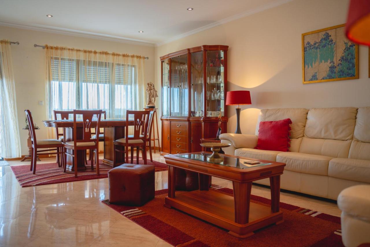 Large Modern Ponta Delgada Apartment ภายนอก รูปภาพ